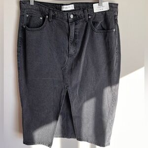 Abercrombie & Fitch NWT High Rise Faded Black Split Front Denim Midi Skirt 33